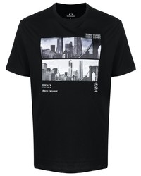 schwarzes und weißes bedrucktes T-Shirt mit einem Rundhalsausschnitt von Armani Exchange