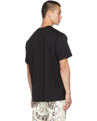 schwarzes und weißes bedrucktes T-Shirt mit einem Rundhalsausschnitt von Burberry