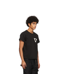 schwarzes und weißes bedrucktes T-Shirt mit einem Rundhalsausschnitt von ADYAR