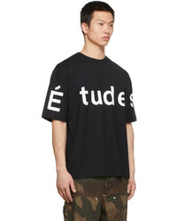schwarzes und weißes bedrucktes T-Shirt mit einem Rundhalsausschnitt von Études
