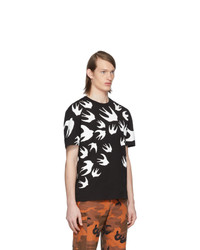 schwarzes und weißes bedrucktes T-Shirt mit einem Rundhalsausschnitt von McQ Alexander McQueen