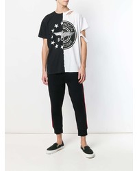 schwarzes und weißes bedrucktes T-Shirt mit einem Rundhalsausschnitt von Boy London