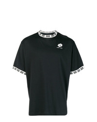 schwarzes und weißes bedrucktes T-Shirt mit einem Rundhalsausschnitt von Damir Doma