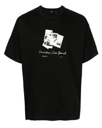 schwarzes und weißes bedrucktes T-Shirt mit einem Rundhalsausschnitt von FIVE CM