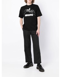 schwarzes und weißes bedrucktes T-Shirt mit einem Rundhalsausschnitt von Undercover