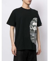 schwarzes und weißes bedrucktes T-Shirt mit einem Rundhalsausschnitt von A Bathing Ape