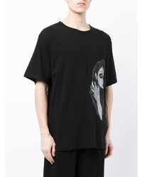 schwarzes und weißes bedrucktes T-Shirt mit einem Rundhalsausschnitt von Yohji Yamamoto