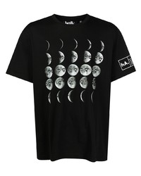 schwarzes und weißes bedrucktes T-Shirt mit einem Rundhalsausschnitt von Haculla