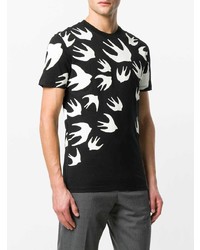 schwarzes und weißes bedrucktes T-Shirt mit einem Rundhalsausschnitt von McQ Alexander McQueen