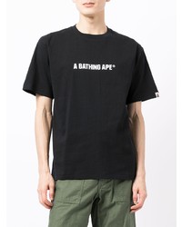 schwarzes und weißes bedrucktes T-Shirt mit einem Rundhalsausschnitt von A Bathing Ape