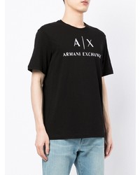 schwarzes und weißes bedrucktes T-Shirt mit einem Rundhalsausschnitt von Armani Exchange