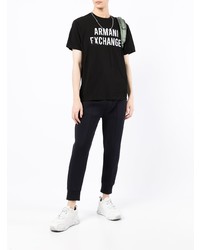 schwarzes und weißes bedrucktes T-Shirt mit einem Rundhalsausschnitt von Armani Exchange