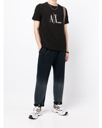 schwarzes und weißes bedrucktes T-Shirt mit einem Rundhalsausschnitt von Armani Exchange