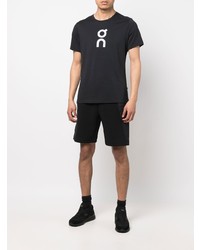 schwarzes und weißes bedrucktes T-Shirt mit einem Rundhalsausschnitt von ON Running