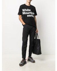 schwarzes und weißes bedrucktes T-Shirt mit einem Rundhalsausschnitt von White Mountaineering