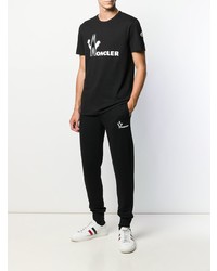 schwarzes und weißes bedrucktes T-Shirt mit einem Rundhalsausschnitt von Moncler