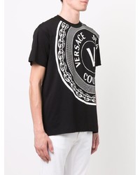 schwarzes und weißes bedrucktes T-Shirt mit einem Rundhalsausschnitt von VERSACE JEANS COUTURE