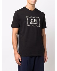 schwarzes und weißes bedrucktes T-Shirt mit einem Rundhalsausschnitt von C.P. Company