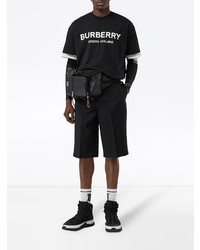 schwarzes und weißes bedrucktes T-Shirt mit einem Rundhalsausschnitt von Burberry