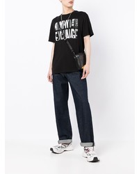 schwarzes und weißes bedrucktes T-Shirt mit einem Rundhalsausschnitt von Armani Exchange