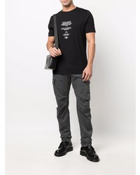 schwarzes und weißes bedrucktes T-Shirt mit einem Rundhalsausschnitt von C.P. Company