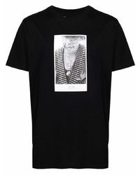 schwarzes und weißes bedrucktes T-Shirt mit einem Rundhalsausschnitt von Maharishi