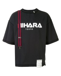 schwarzes und weißes bedrucktes T-Shirt mit einem Rundhalsausschnitt von Maison Mihara Yasuhiro