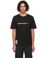 schwarzes und weißes bedrucktes T-Shirt mit einem Rundhalsausschnitt von McQ
