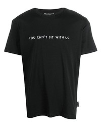 schwarzes und weißes bedrucktes T-Shirt mit einem Rundhalsausschnitt von Nasaseasons