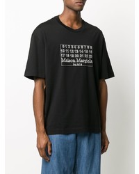 schwarzes und weißes bedrucktes T-Shirt mit einem Rundhalsausschnitt von Maison Margiela