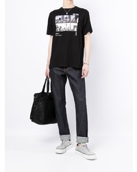 schwarzes und weißes bedrucktes T-Shirt mit einem Rundhalsausschnitt von Armani Exchange