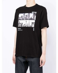 schwarzes und weißes bedrucktes T-Shirt mit einem Rundhalsausschnitt von Armani Exchange