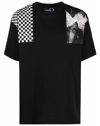 schwarzes und weißes bedrucktes T-Shirt mit einem Rundhalsausschnitt von Raf Simons X Fred Perry