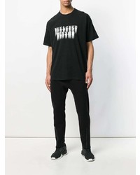 schwarzes und weißes bedrucktes T-Shirt mit einem Rundhalsausschnitt von Stampd