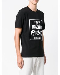 schwarzes und weißes bedrucktes T-Shirt mit einem Rundhalsausschnitt von Love Moschino