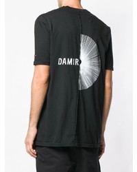 schwarzes und weißes bedrucktes T-Shirt mit einem Rundhalsausschnitt von Damir Doma