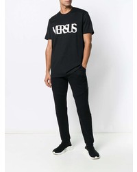 schwarzes und weißes bedrucktes T-Shirt mit einem Rundhalsausschnitt von Versus