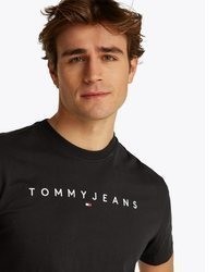 schwarzes und weißes bedrucktes T-Shirt mit einem Rundhalsausschnitt von Tommy Jeans