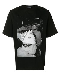 schwarzes und weißes bedrucktes T-Shirt mit einem Rundhalsausschnitt von U.P.W.W.