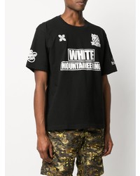 schwarzes und weißes bedrucktes T-Shirt mit einem Rundhalsausschnitt von White Mountaineering