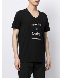 schwarzes und weißes bedrucktes T-Shirt mit einem V-Ausschnitt von Emporio Armani