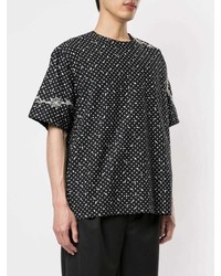 schwarzes und weißes gepunktetes T-Shirt mit einem Rundhalsausschnitt von Sacai