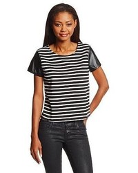schwarzes und weißes horizontal gestreiftes T-shirt