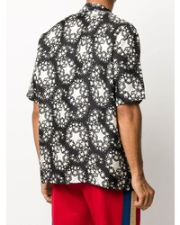 schwarzes und weißes Kurzarmhemd mit Sternenmuster von Gucci