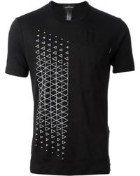schwarzes und weißes T-Shirt mit einem Rundhalsausschnitt mit geometrischem Muster