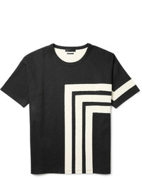 schwarzes und weißes T-Shirt mit einem Rundhalsausschnitt mit geometrischem Muster von Alexander McQueen