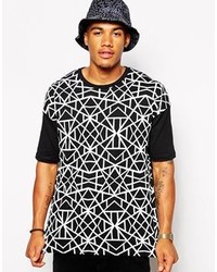schwarzes und weißes T-Shirt mit einem Rundhalsausschnitt mit geometrischem Muster von Asos