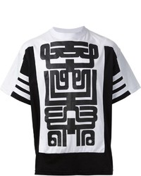 schwarzes und weißes T-Shirt mit einem Rundhalsausschnitt mit geometrischem Muster von Kokon To Zai