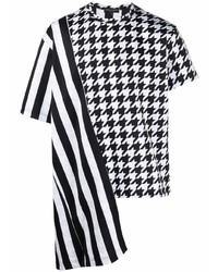 schwarzes und weißes T-Shirt mit einem Rundhalsausschnitt mit Hahnentritt-Muster