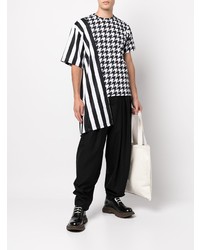 schwarzes und weißes T-Shirt mit einem Rundhalsausschnitt mit Hahnentritt-Muster von Comme Des Garcons Homme Plus